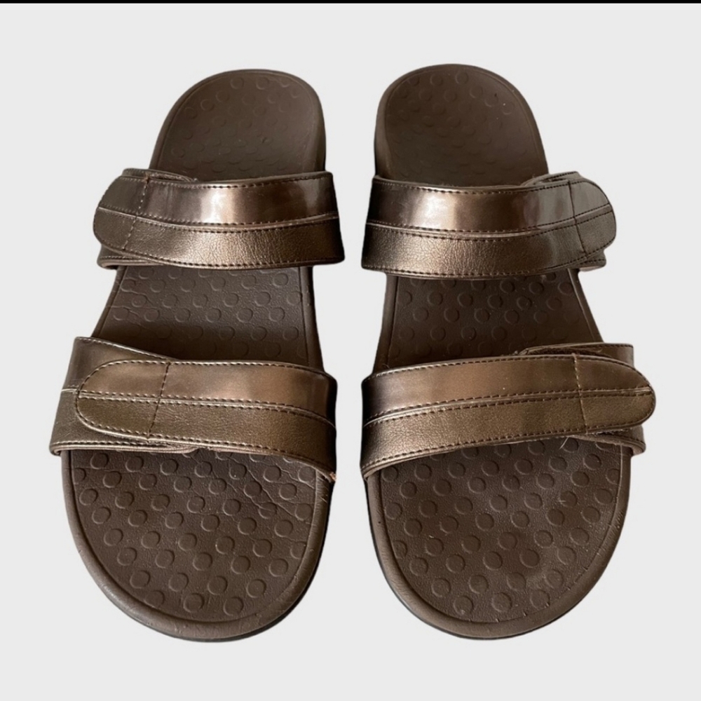Vionic Shore brown double strap sandals sz 9